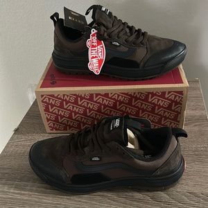Pair of brand new ultra range vans size 9 for men